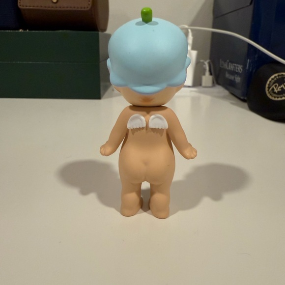 Sonny Angel Flower Series- Lily Bell - Picture 2 of 3